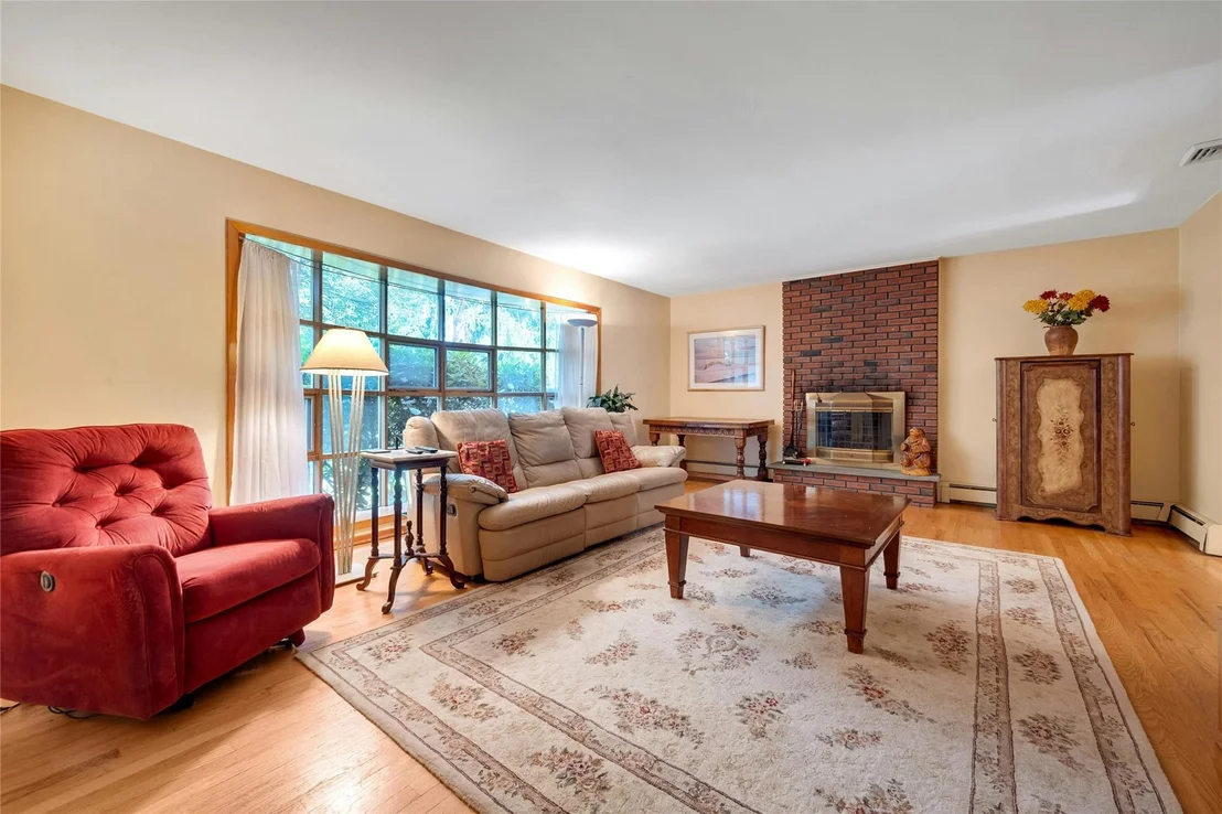 Photo of 263 Memorial Drive