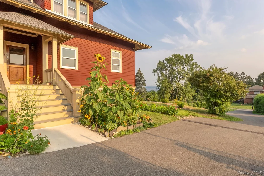 Photo of 108 Latham Circle