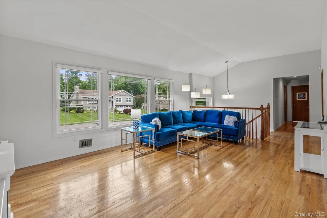 Photo of 224 Willow Drive