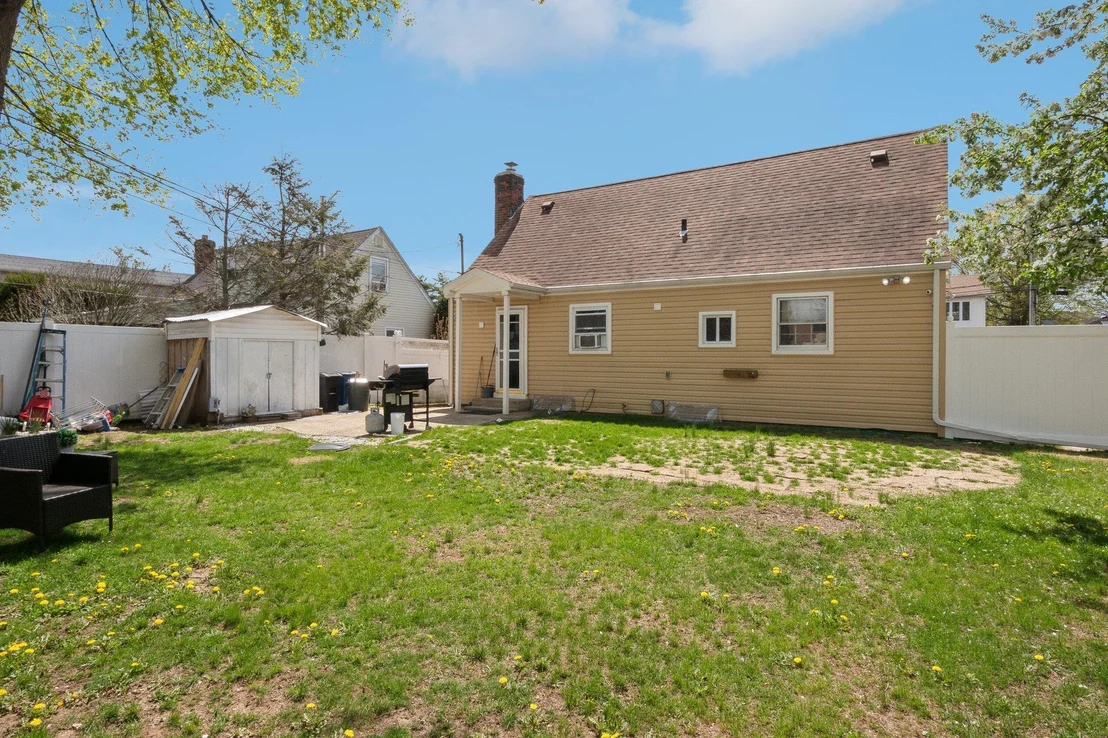 Photo of 991 Henhawk Road