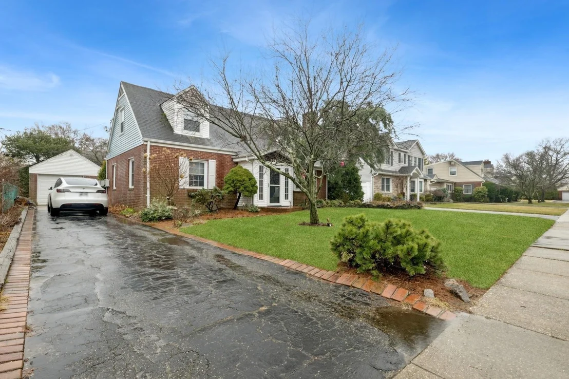 Photo of 1940 Croydon Drive
