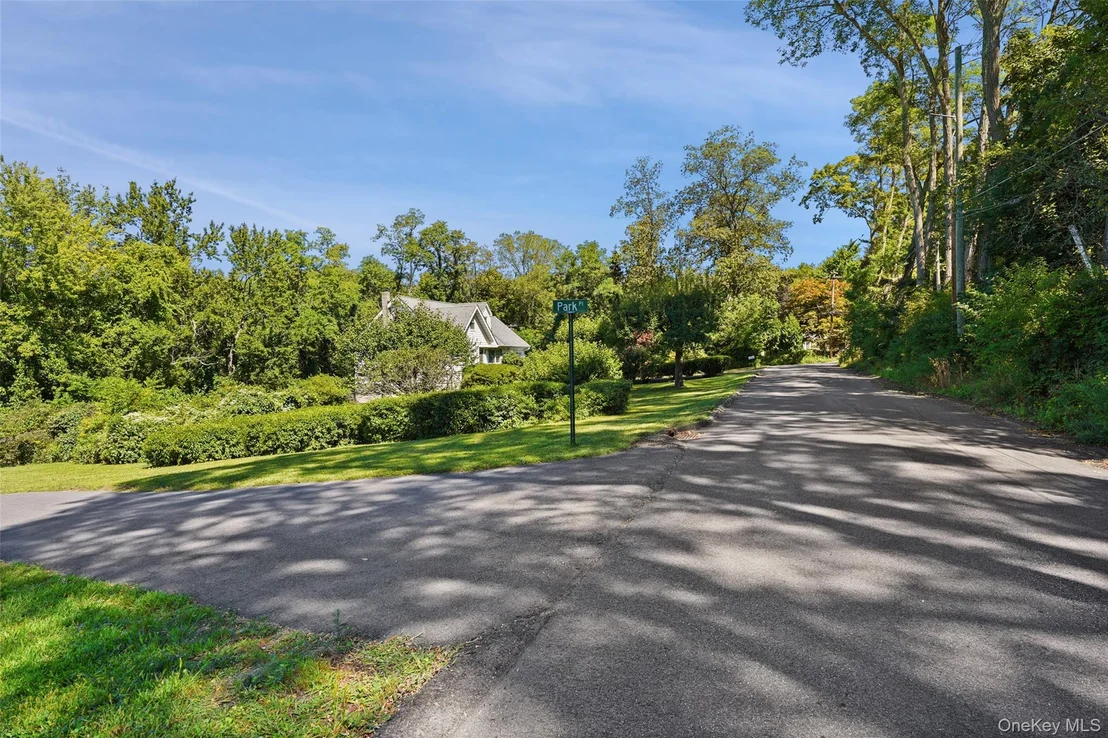 Photo of 10 Chestnut Drive