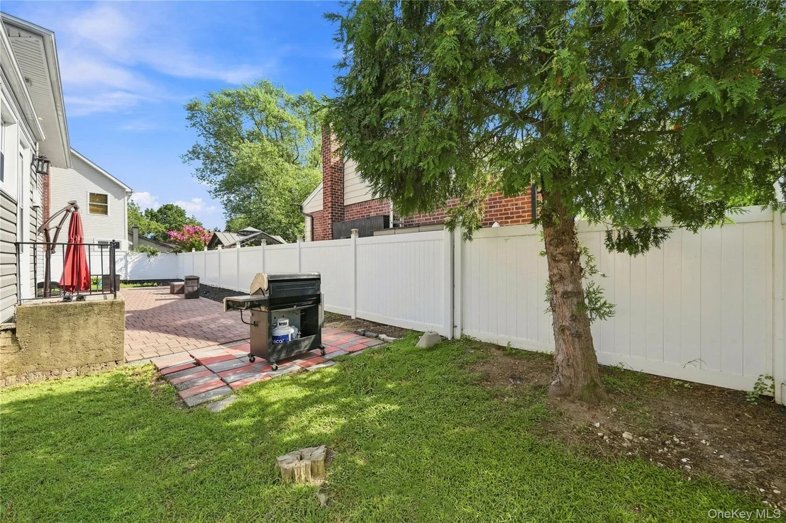 Photo of 614 Pine Lane