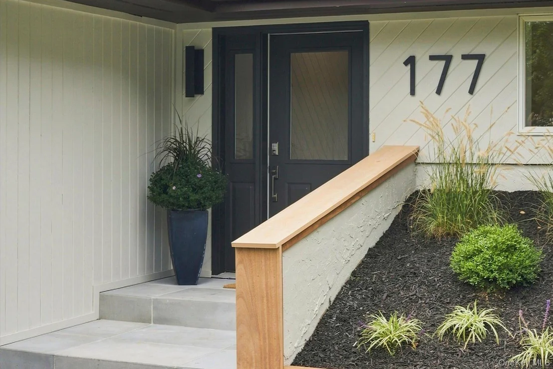 Photo of 177 Herricks Lane