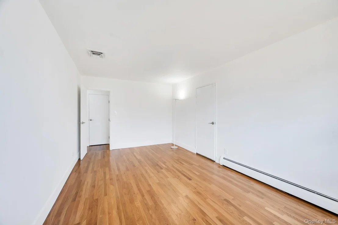 Photo of 10 Sutton Place