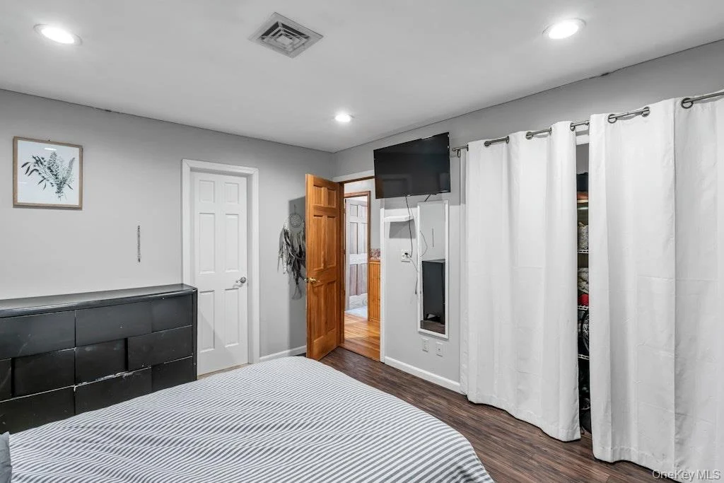 Photo of 174 Division Avenue