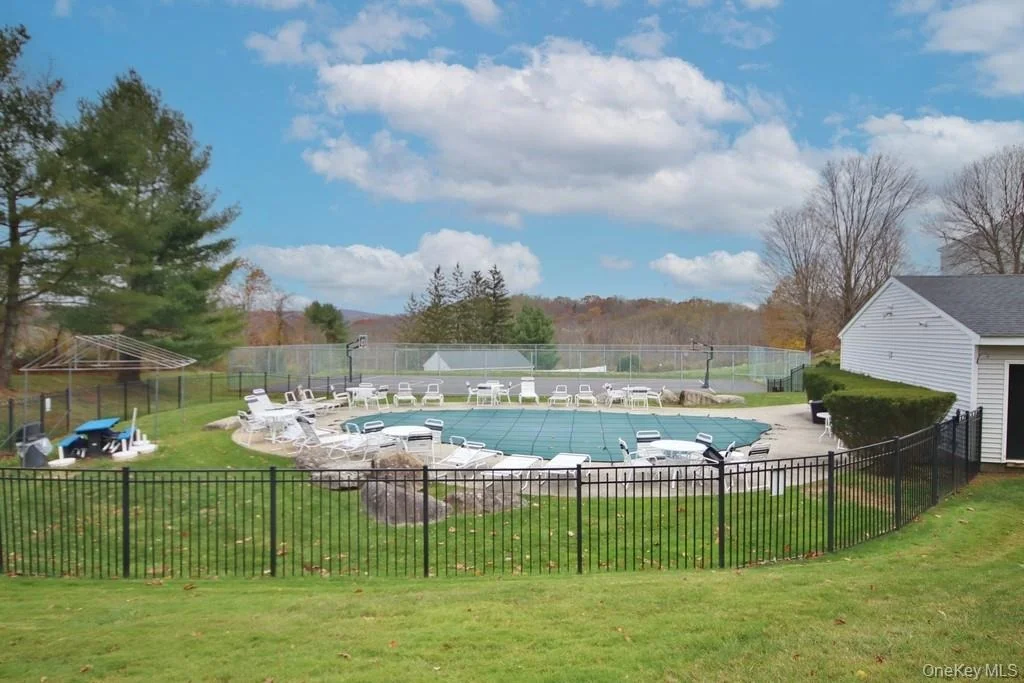 Photo of 902 Williamsburg Drive