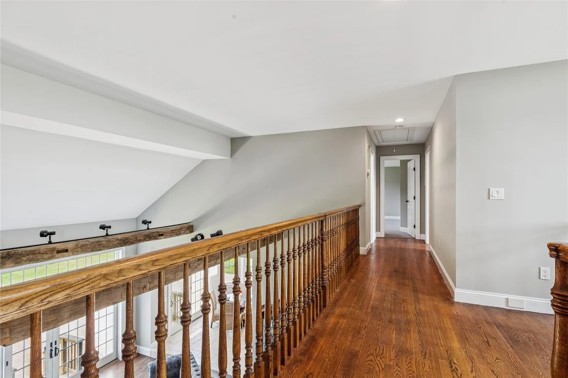 Photo of 1465 Ackerly Pond Lane