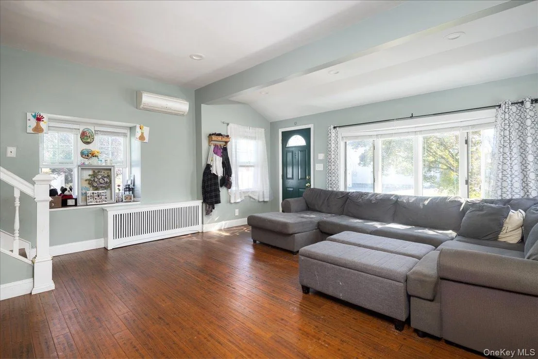 Photo of 404 Silver Lane