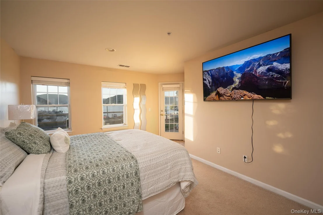 Photo of 214 Waterside Close
