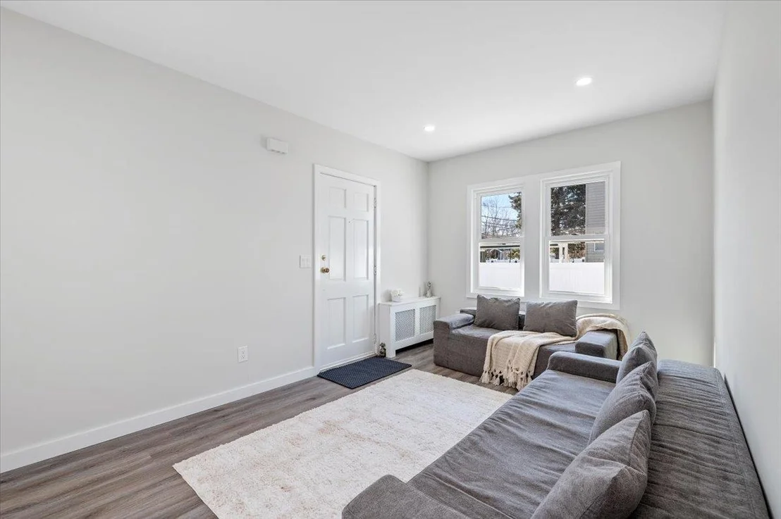 Photo of 70 Evergreen Avenue