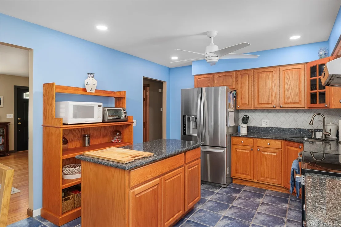 Photo of 44 Juniper Avenue