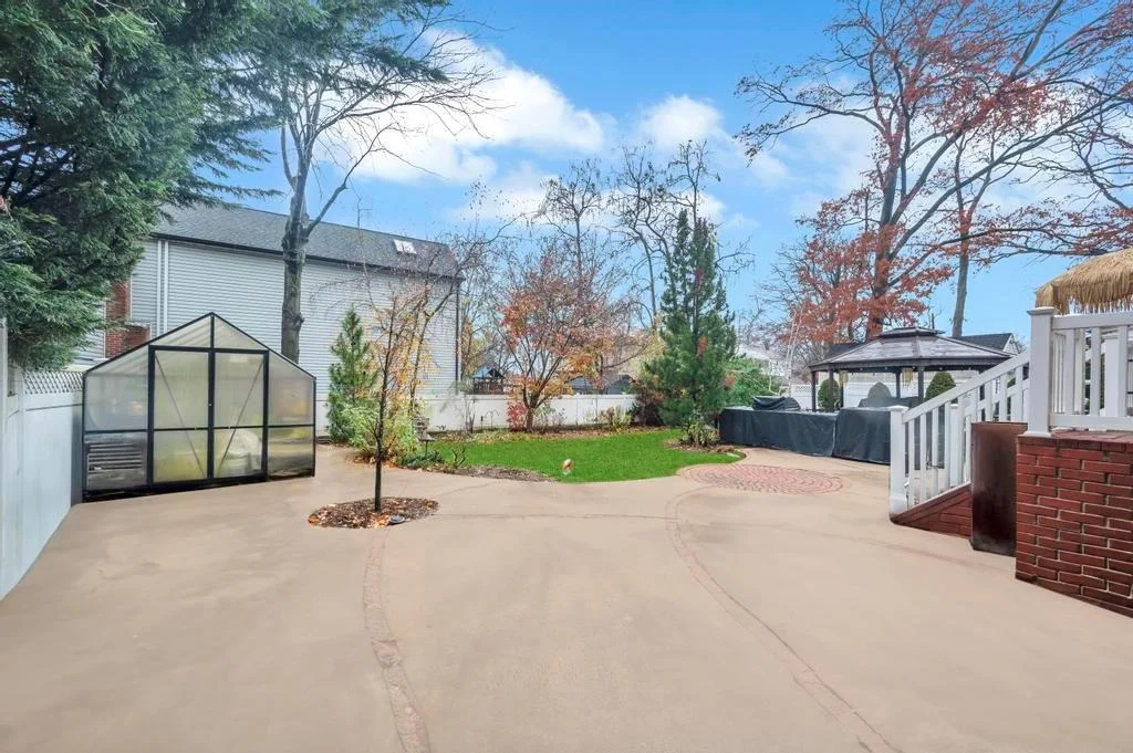 Photo of 82 cornwell Avenue