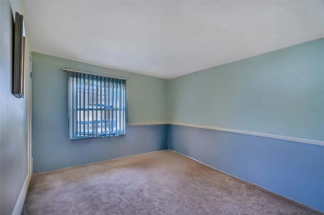 Photo of 41 Lakeside Drive