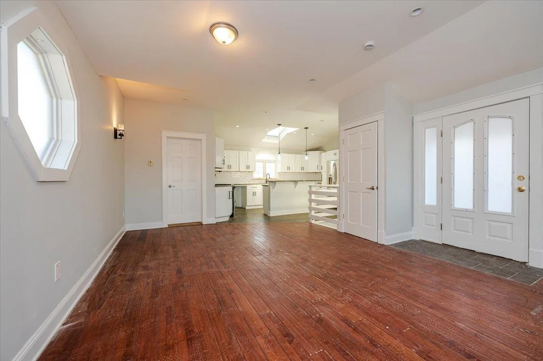 Photo of Unit D at 46 Edgewater Park