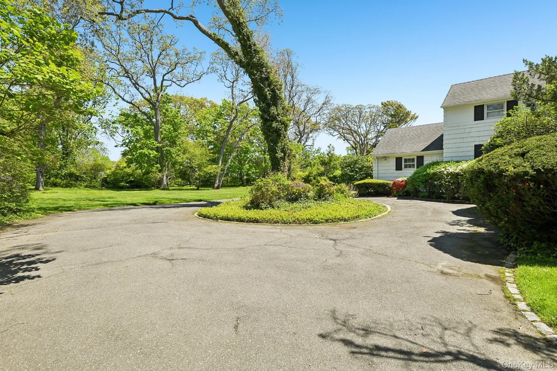 Photo of 190 Pond Crossing