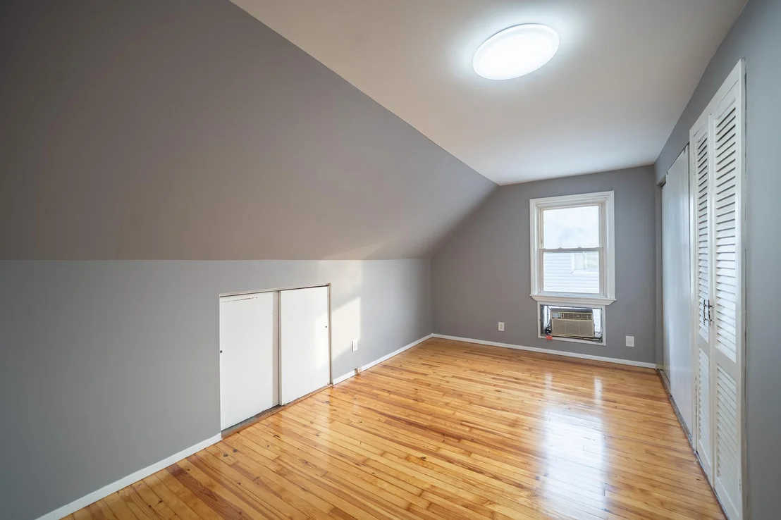 Photo of 31 PENINSULA Boulevard