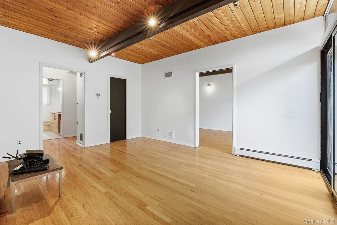 Photo of 51 Eastern Drive