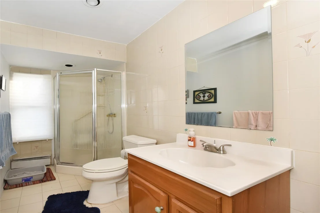 Photo of 195 Maple Avenue