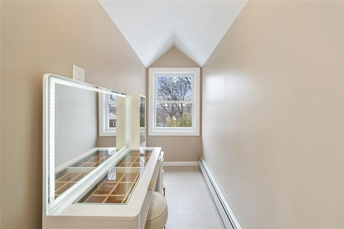 Photo of 35 Sunlight Hill