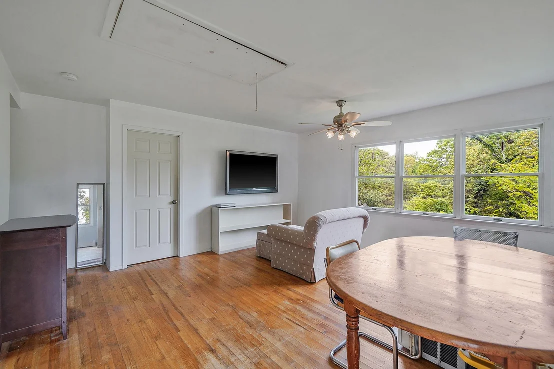 Photo of 2 Queen Drive