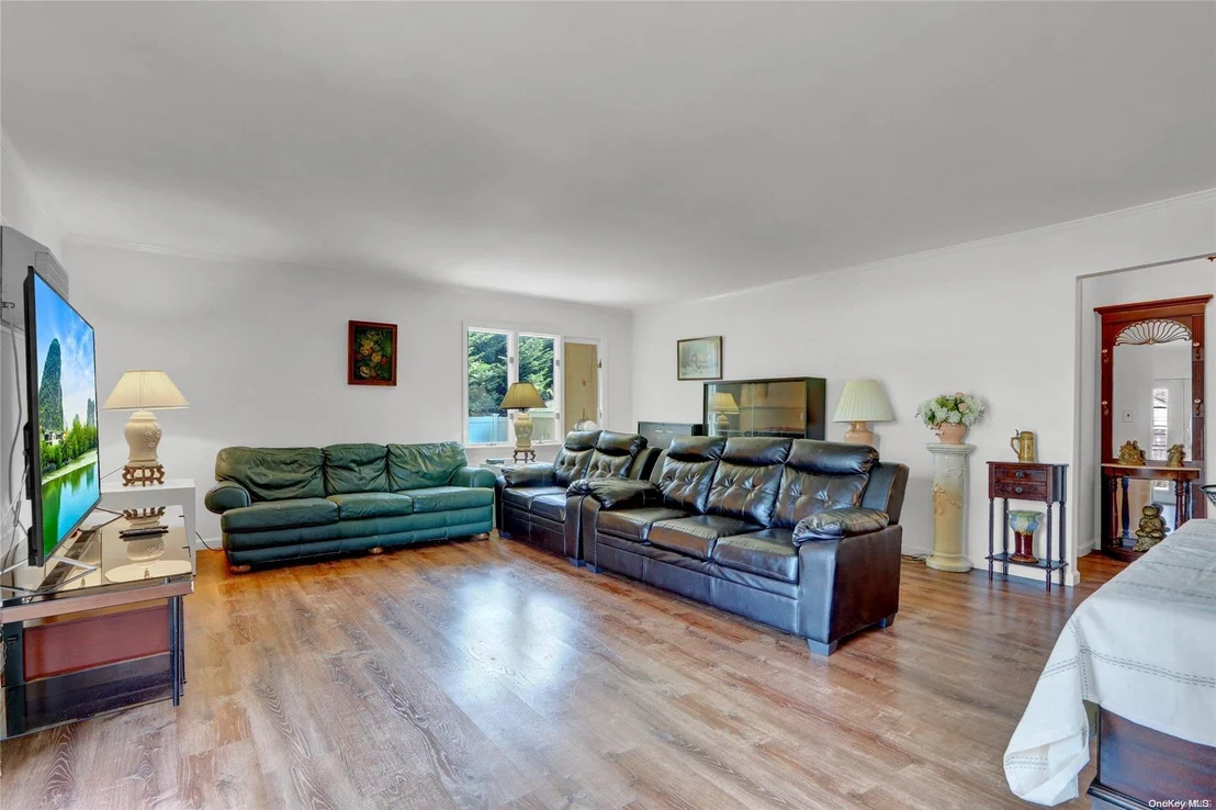 Photo of 71 Mayhew Avenue