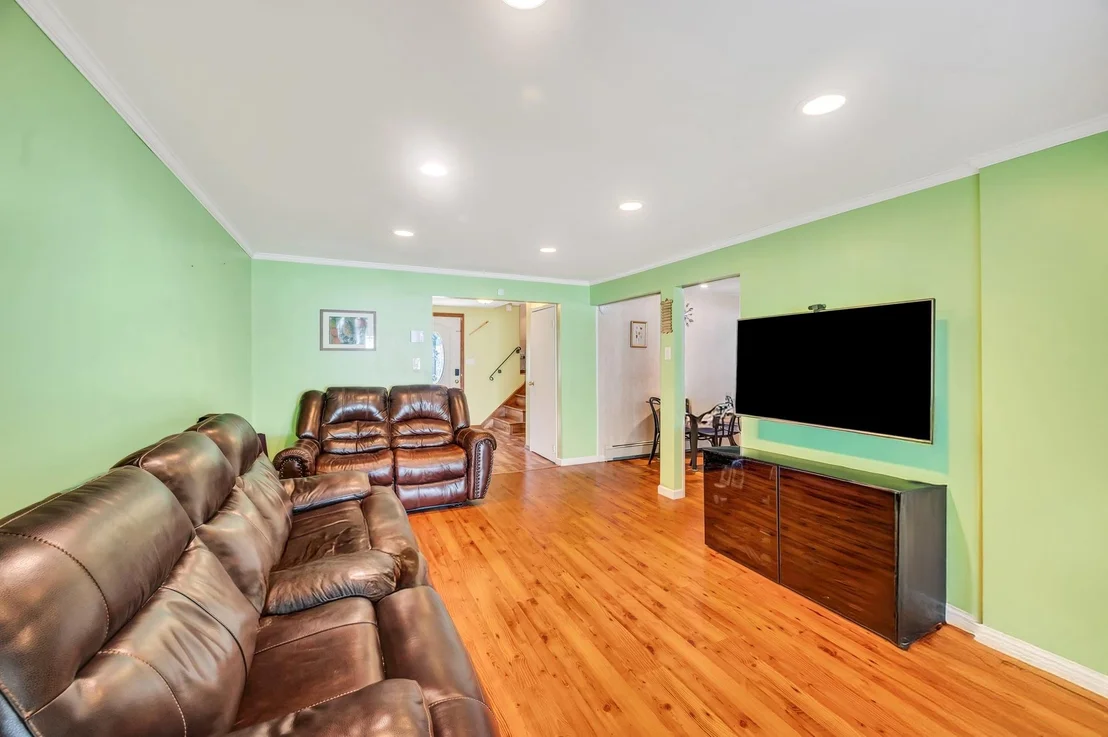 Photo of 20 College Road