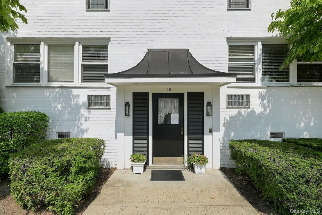Photo of Unit D at 19 Avon Circle