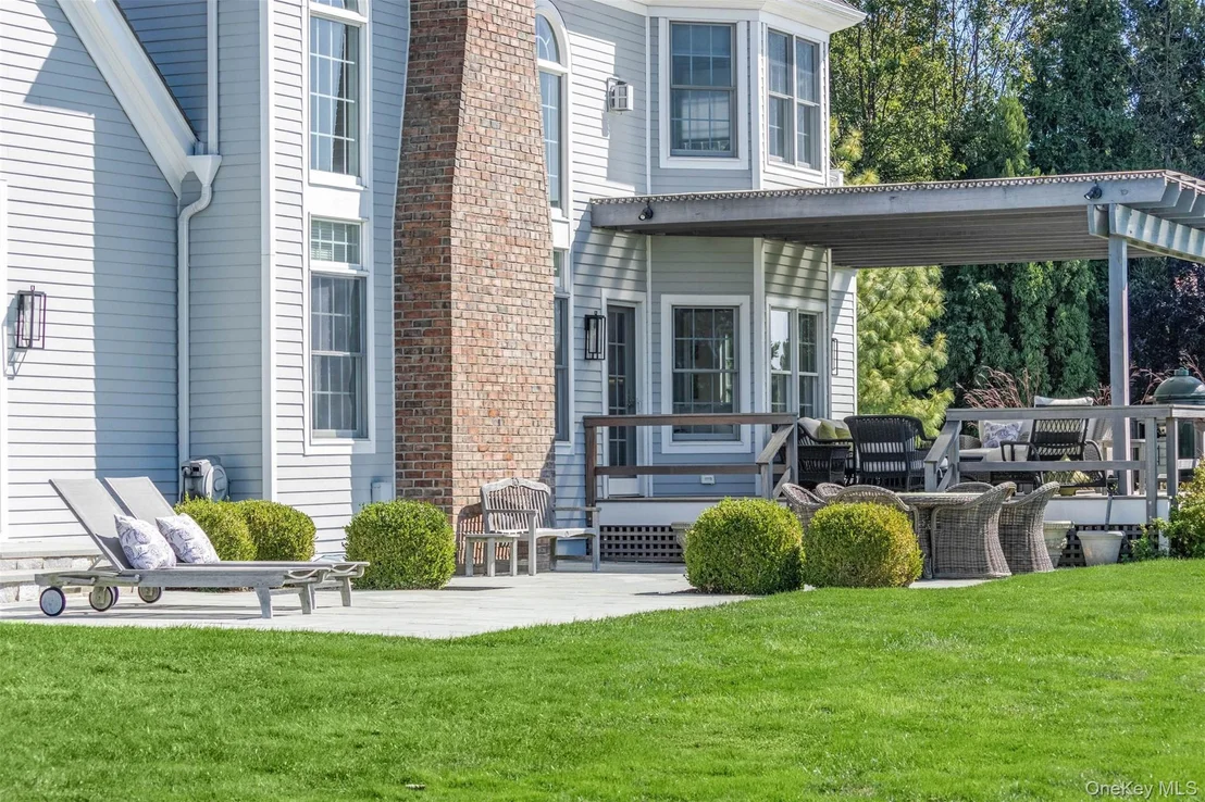 Photo of 350 Laurel Way