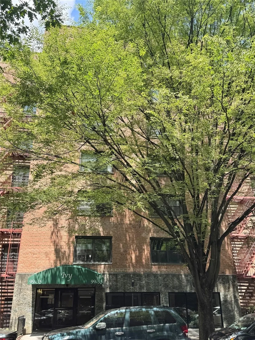 Photo of Unit 4E at 99-35 59 Avenue