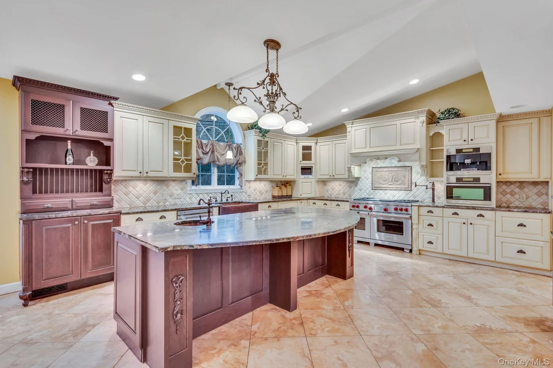 Photo of 1023 Maple Lane