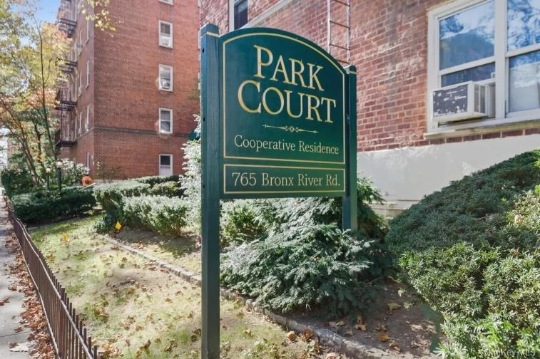 Photo of Unit 2I at 765 Bronx River Road