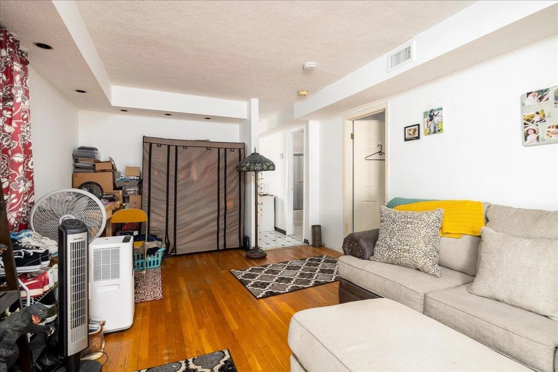 Photo of 192 Doris Avenue