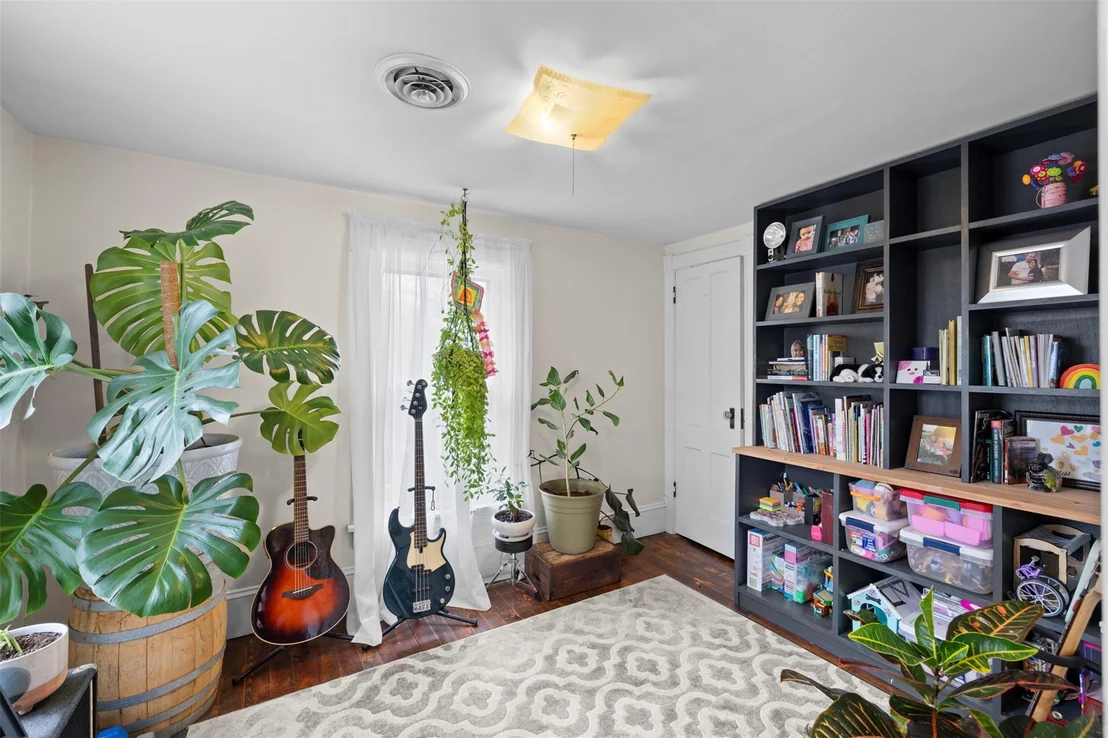 Photo of 11 Maple Street