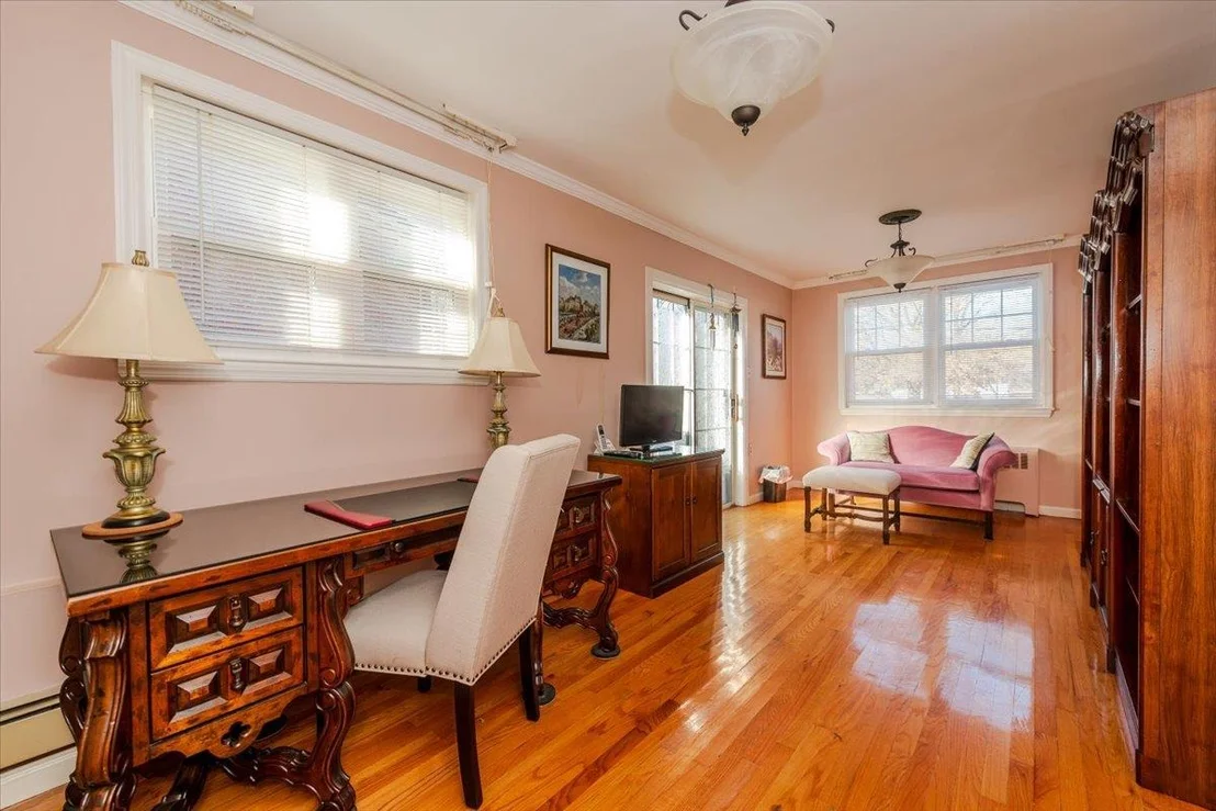 Photo of 1454 Dwight Place