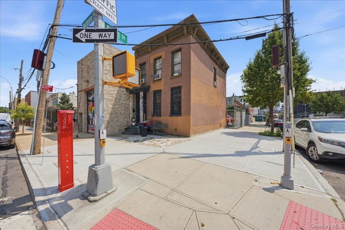 Photo of 320 Jackson Avenue