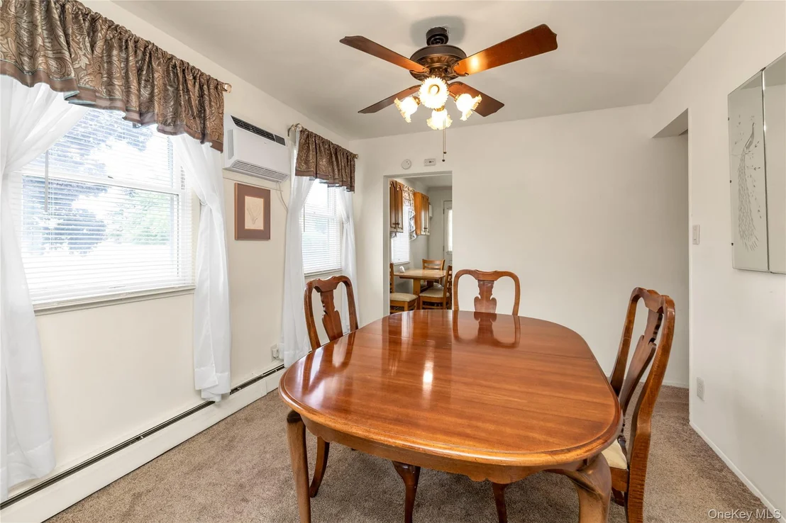 Photo of 369 Maple Avenue