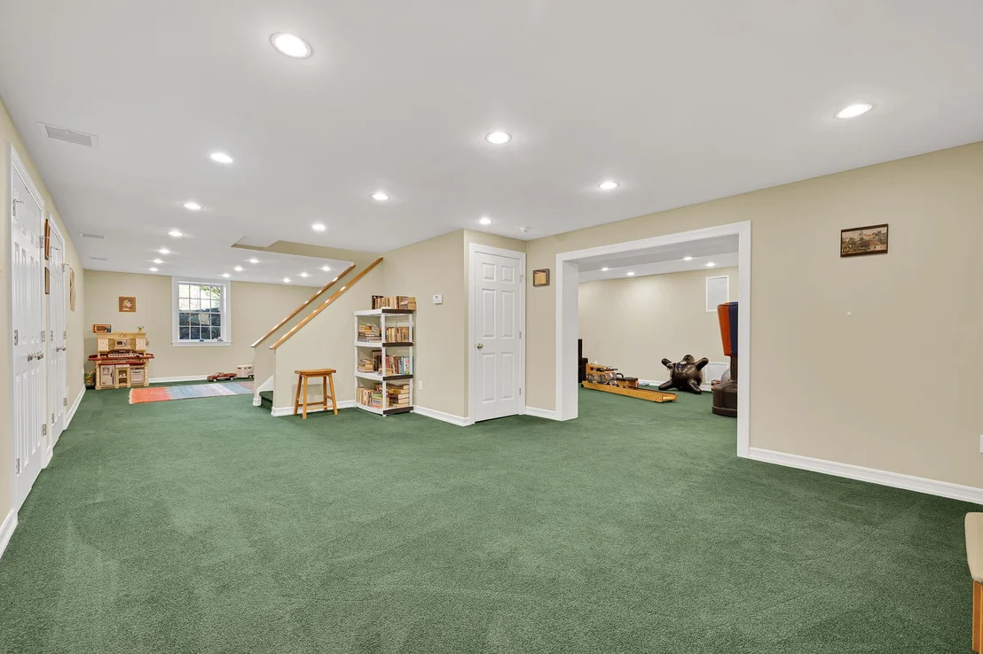 Photo of 10 Fieldstone Drive