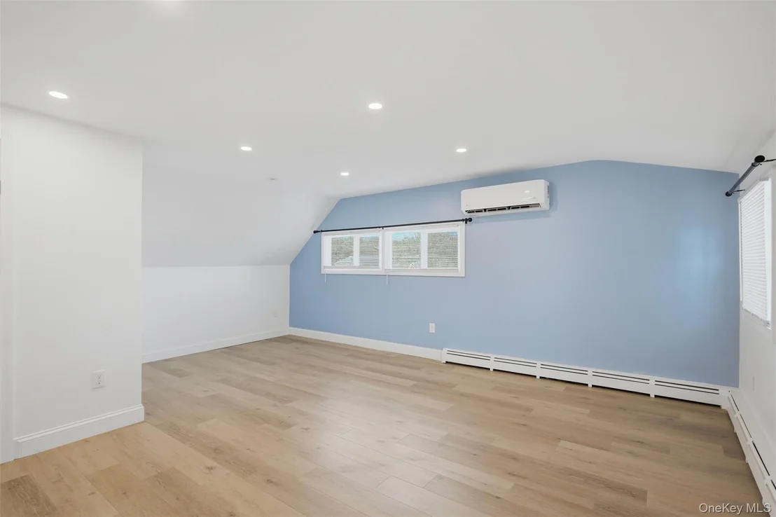 Photo of 22 Jumping Brook Lane