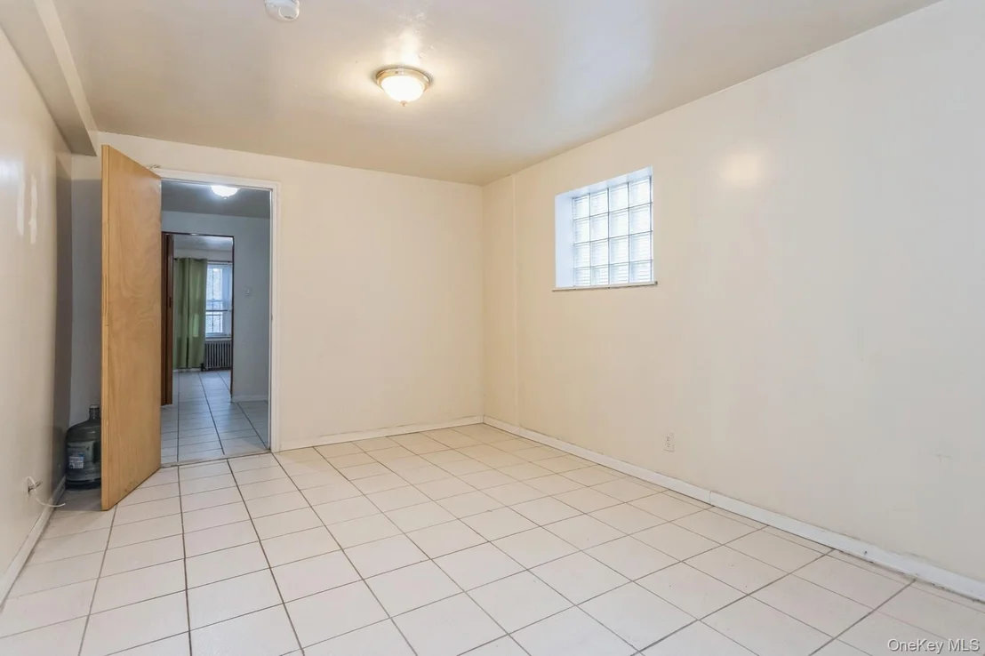 Photo of 4121 Grace Avenue