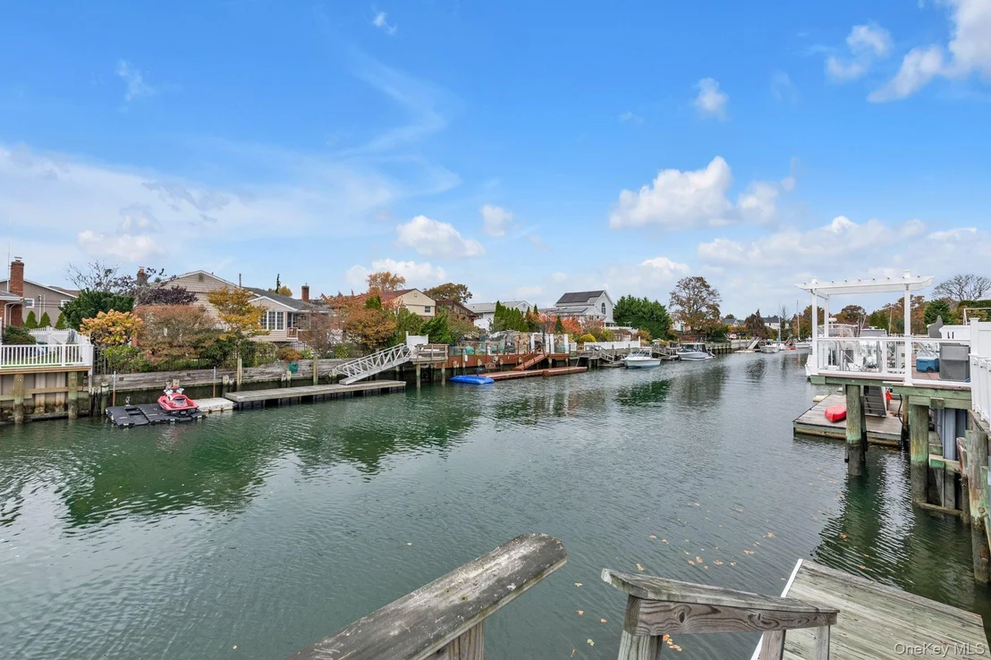 Photo of 2884 Bay Drive