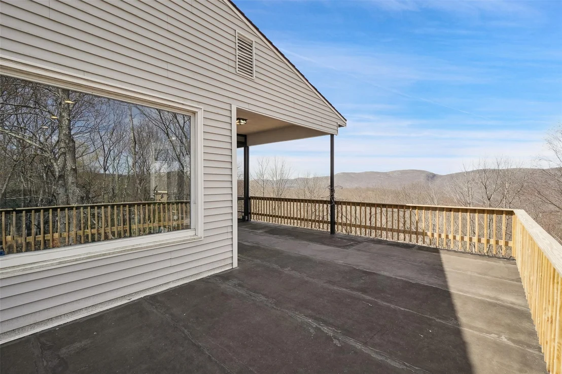 Photo of 104 Crest Road