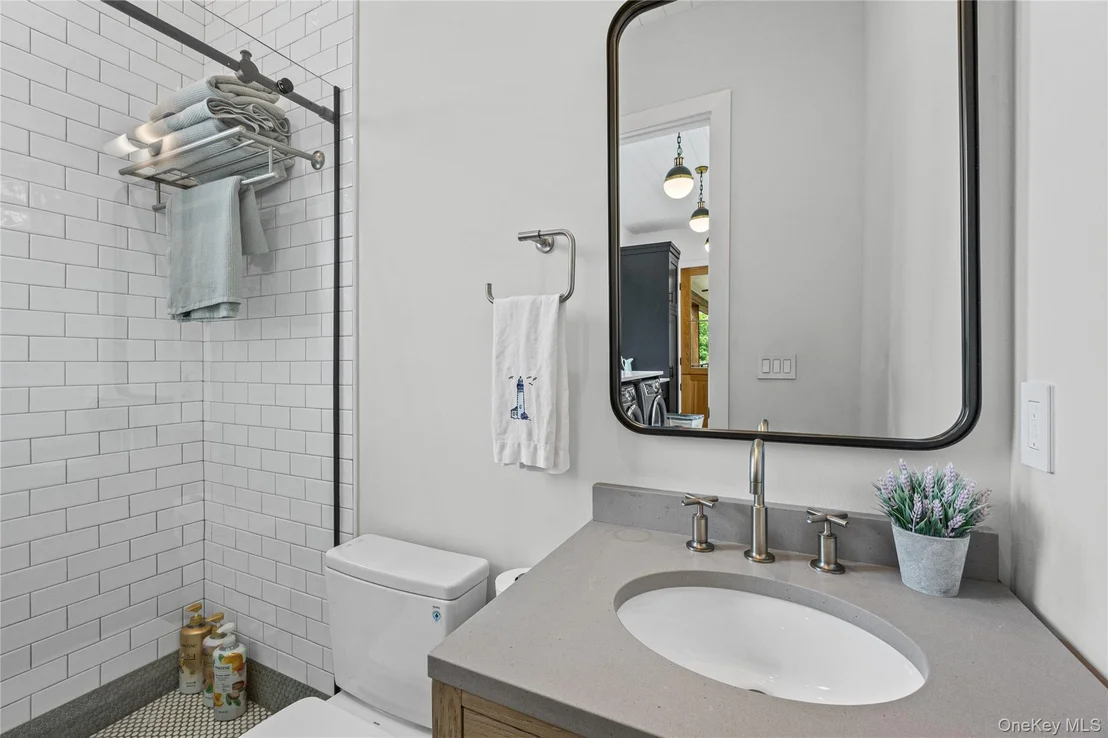 Photo of 405 Williamsburgh Drive