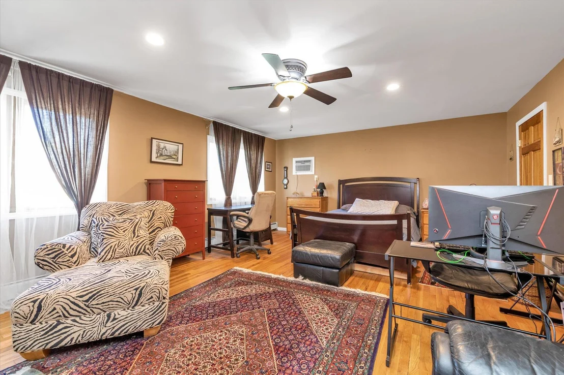 Photo of 580 Foxhurst Road