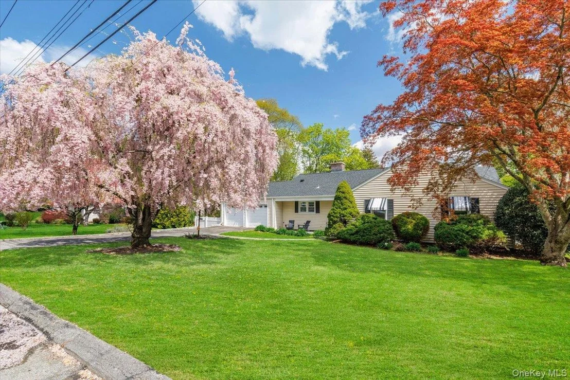 Photo of 17 Rock Ridge Drive