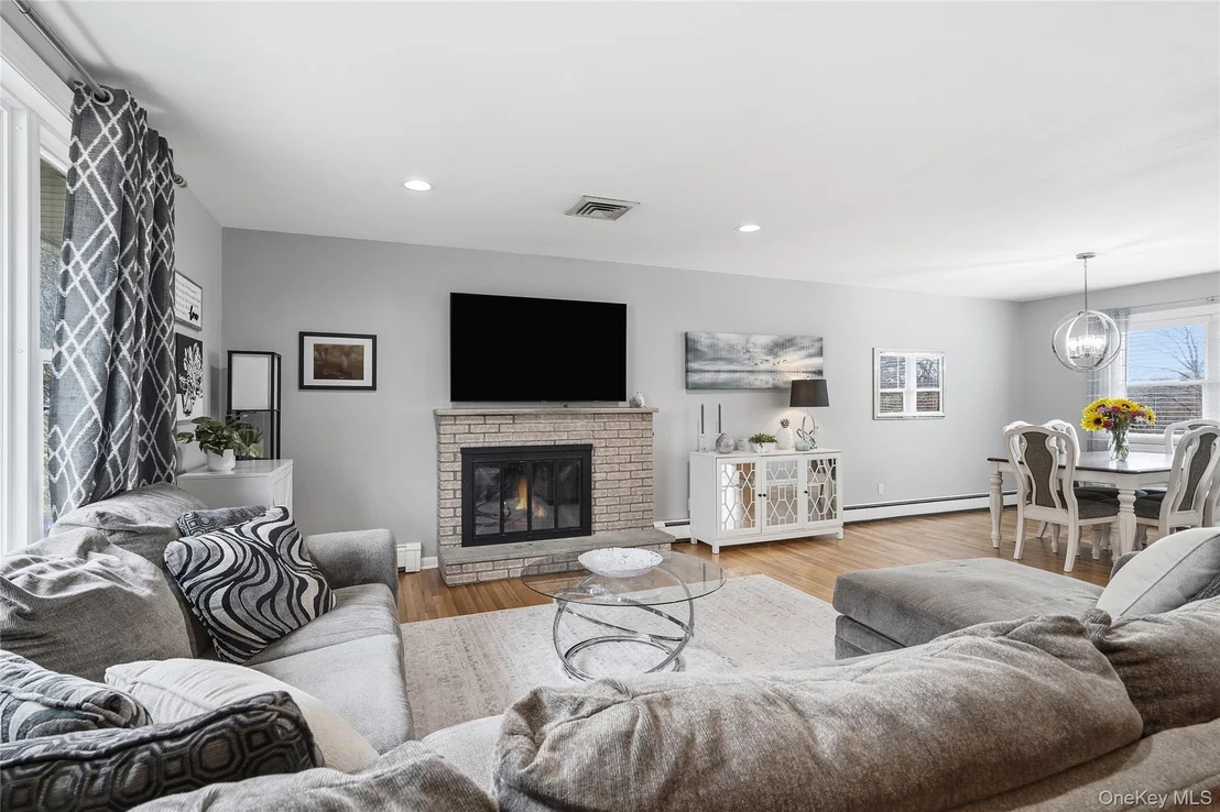 Photo of 101 Edgehill Drive