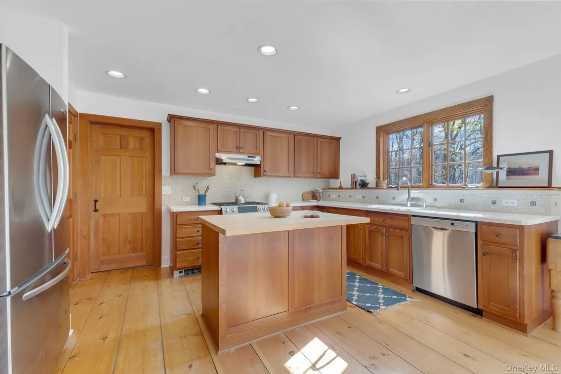 Photo of 331 Grape Hollow Road