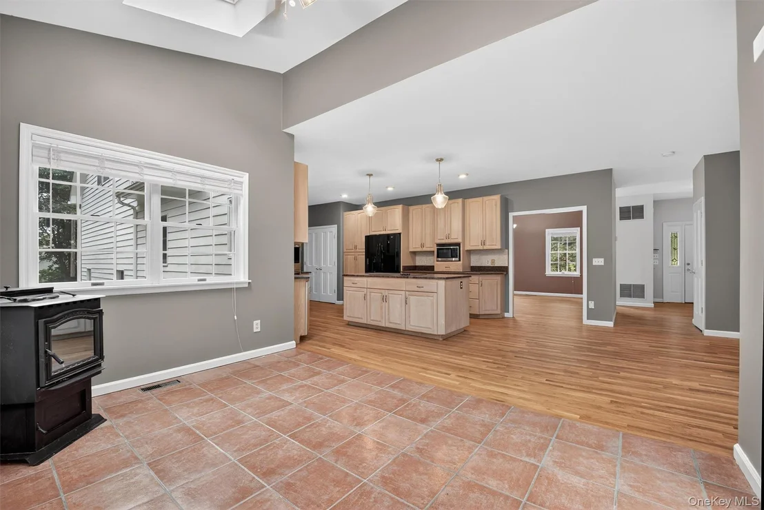 Photo of 16 Apple Summit Lane