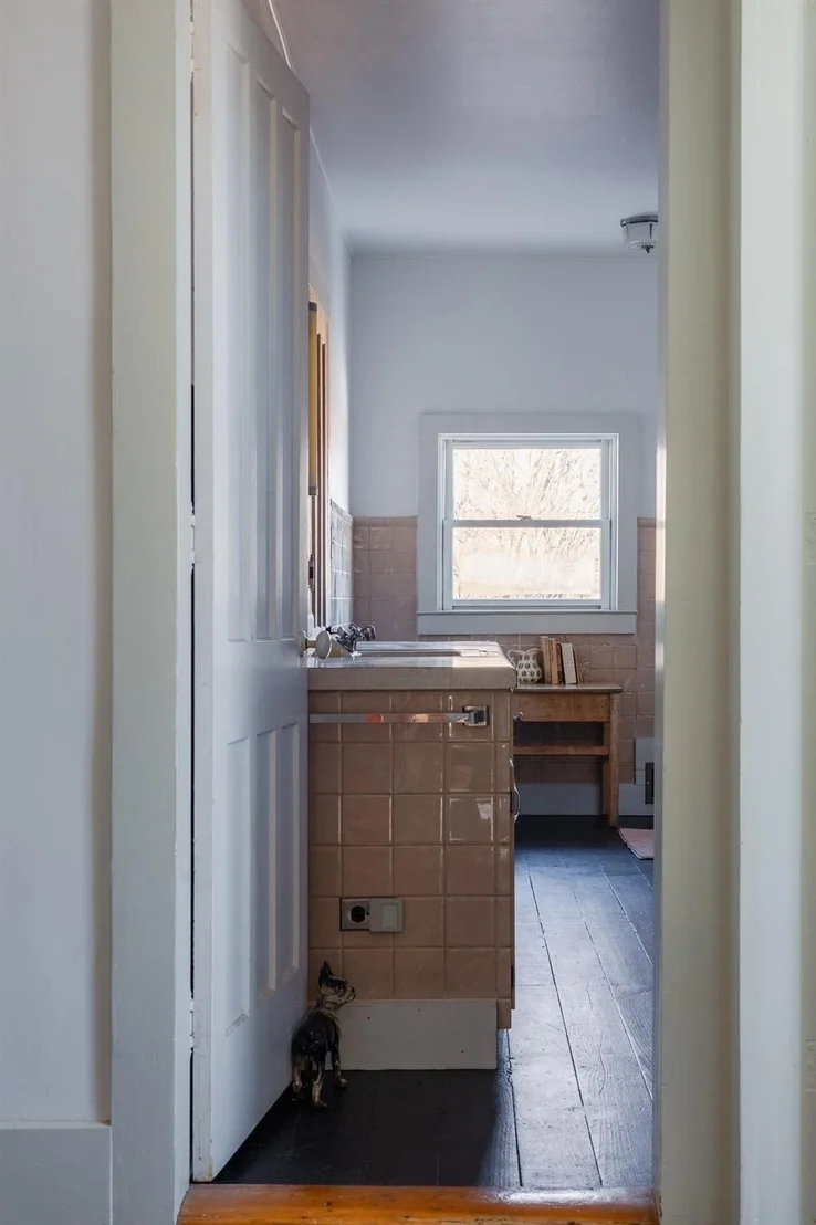 Photo of 455 Bailey Road