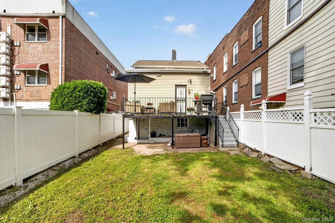 Photo of 4218 Herkimer Place